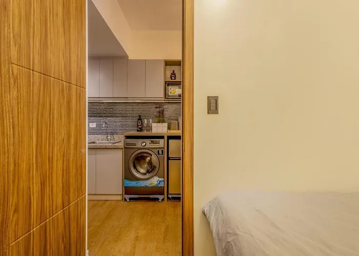 Stylish Luxe 1 Bedroom Near Naia - Free High Speed Wifi *