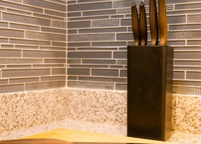 Stylish Luxe 1 Bedroom Near Naia - Free High Speed Wifi * Manila