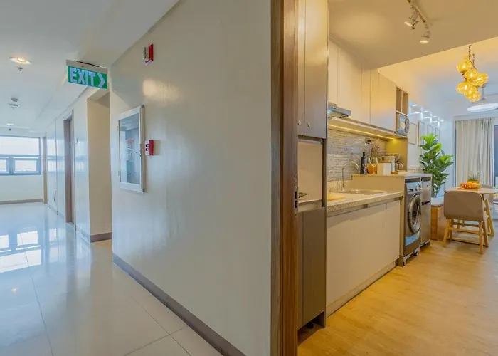 Stylish Luxe 1 Bedroom Near Naia - Free High Speed Wifi *