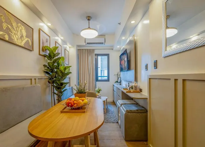 Stylish Luxe 1 Bedroom Near Naia - Free High Speed Wifi * Manila