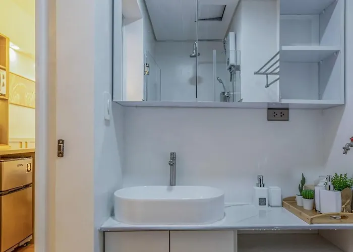 Stylish Luxe 1 Bedroom Near Naia - Free High Speed Wifi Apartamento